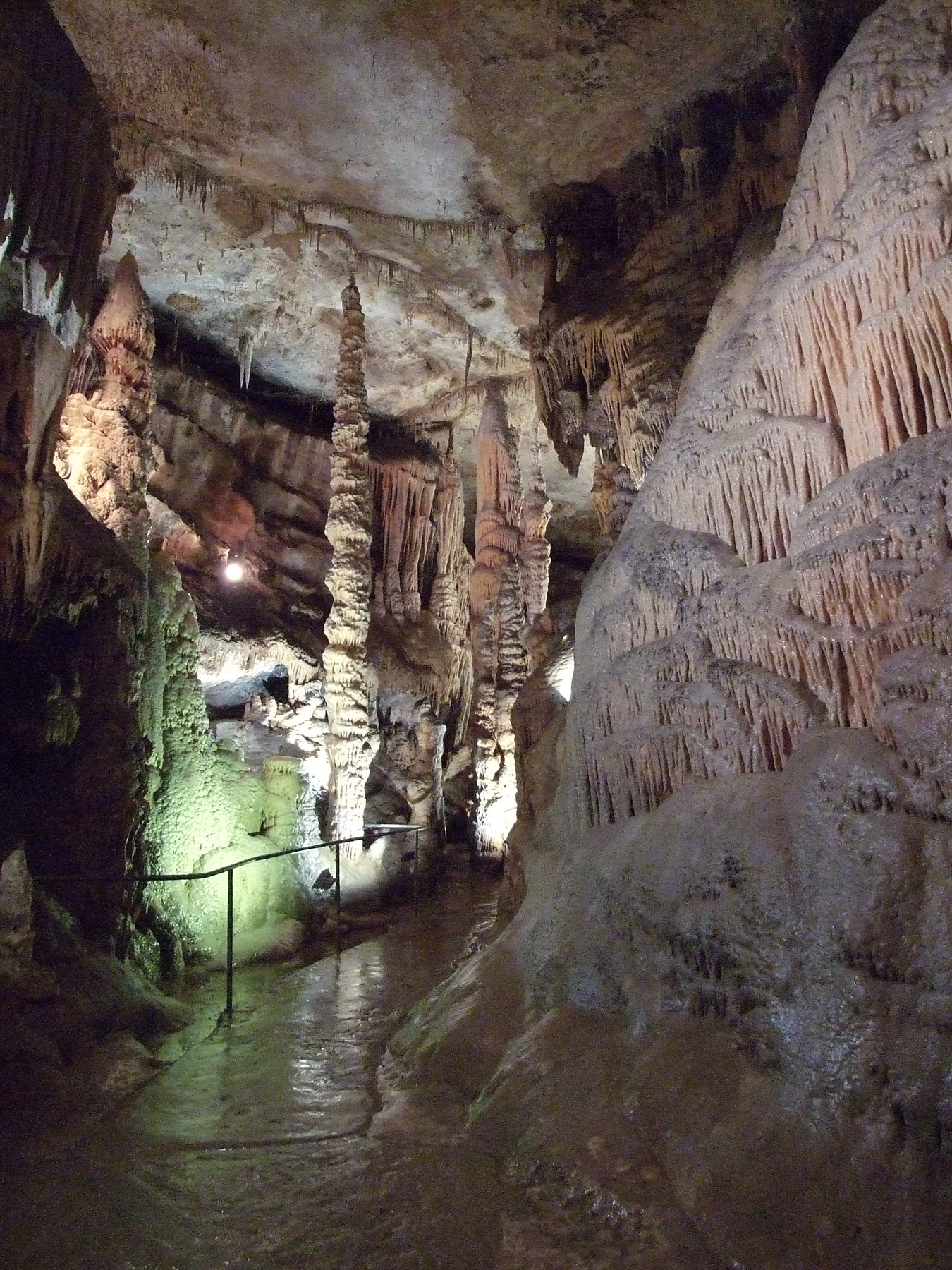 grotte de presque grotte du lot